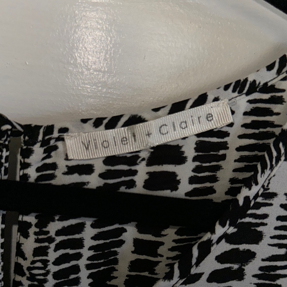Violet & Claire Keyhole Lined Layered Tunic Blouse Size 3X - Picture 4 of 7